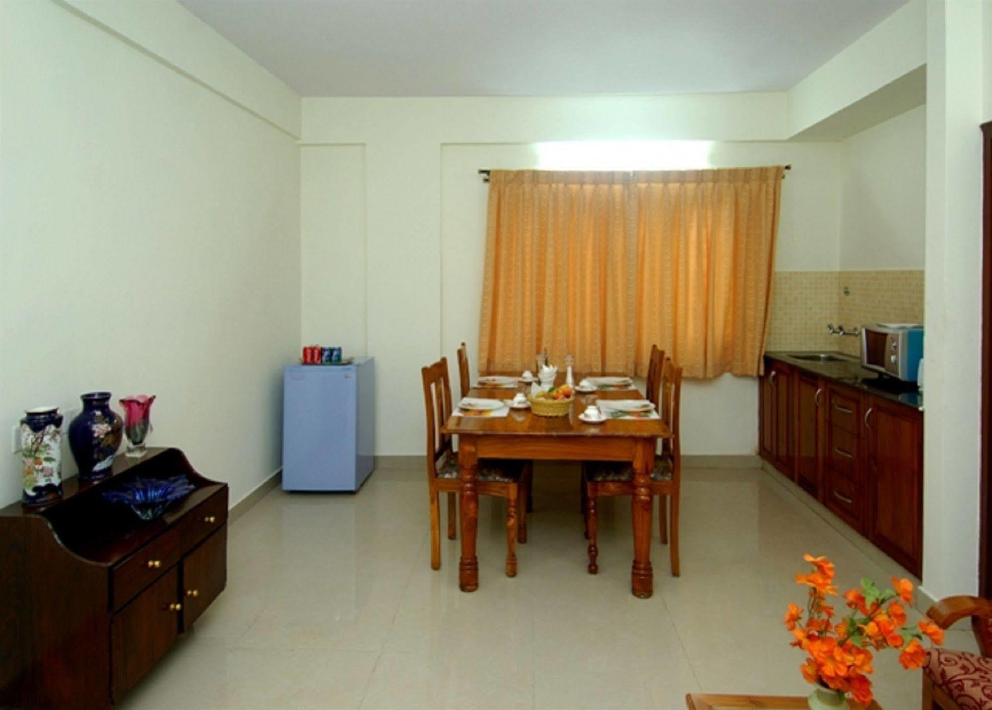 Oyo 6110 Thalassa Suites بنغالور المظهر الخارجي الصورة